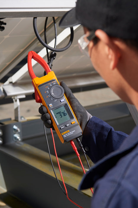 Fluke 393 FC Solar Clamp Meter CAT III 1500 V