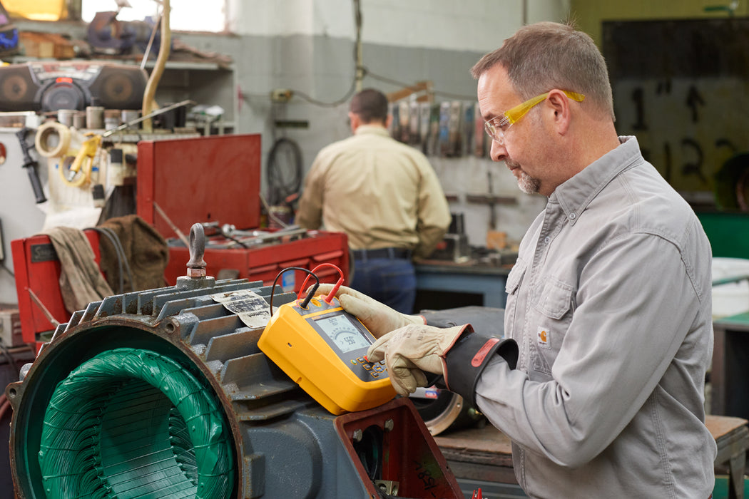 Fluke 1537 Insulation Resistance Tester and Megohmmeter