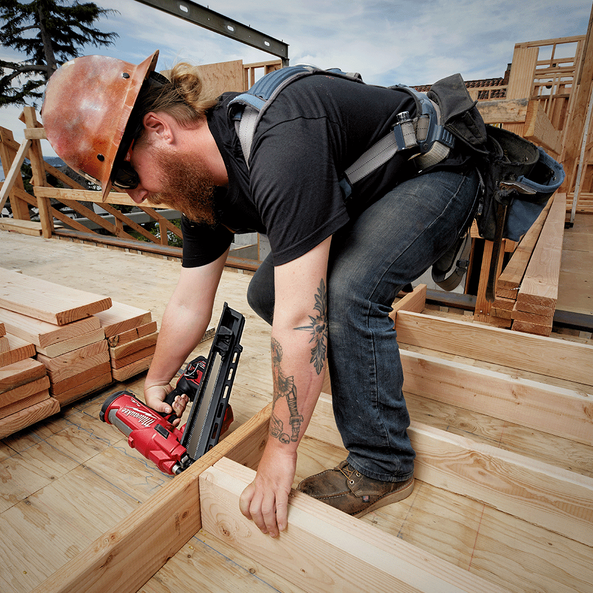 Milwaukee M18 FUEL™ 30° - 34° Framing Nailer (Tool Only)