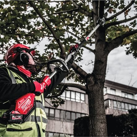 Milwaukee QUIK-LOK™ chainsaw attachment