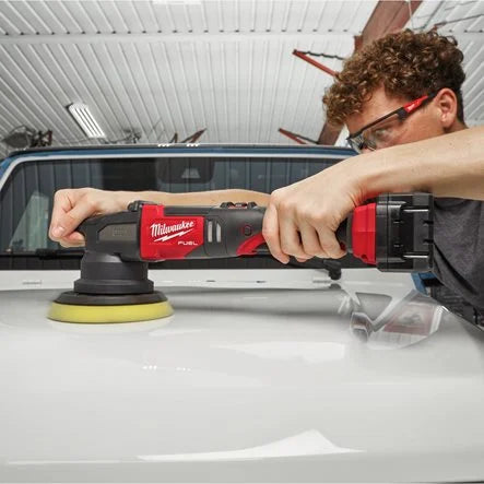 Milwaukee M18 FUEL™ random orbital polisher with 15 mm stroke
