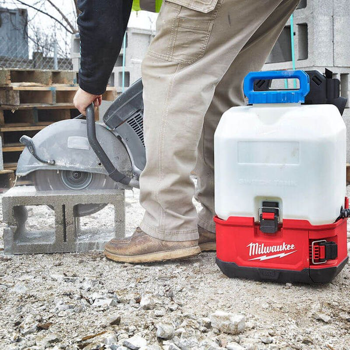 Milwaukee M18™ SWITCH TANK™ 15l water supply