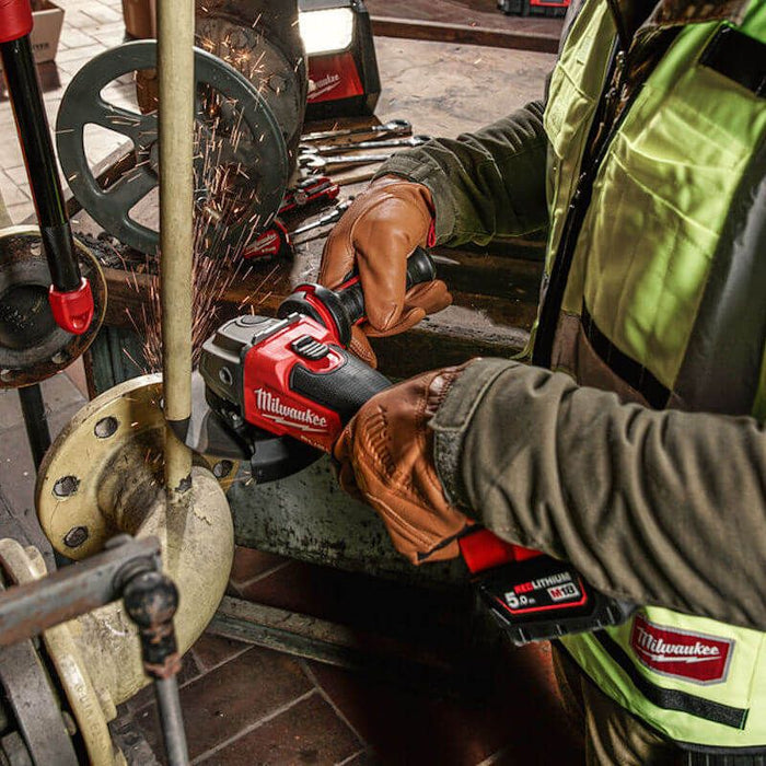Milwaukee M18 FUEL™ 115 mm angle grinder with slide switch